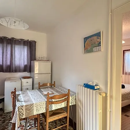 House Near The With Terrace And Parking Vakantiehuis *